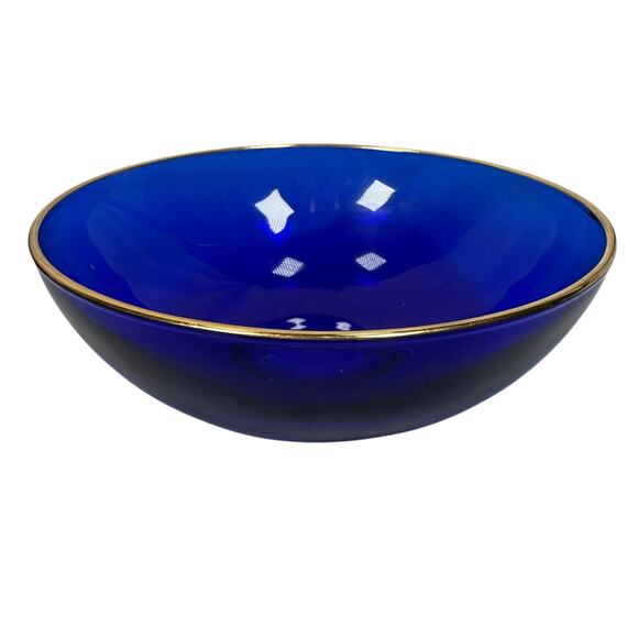 Vintage Cobalt Blue Glass Bowls with Gold Rim 5.5" Round Decorative Lot of 4 - Picture 2 of 8